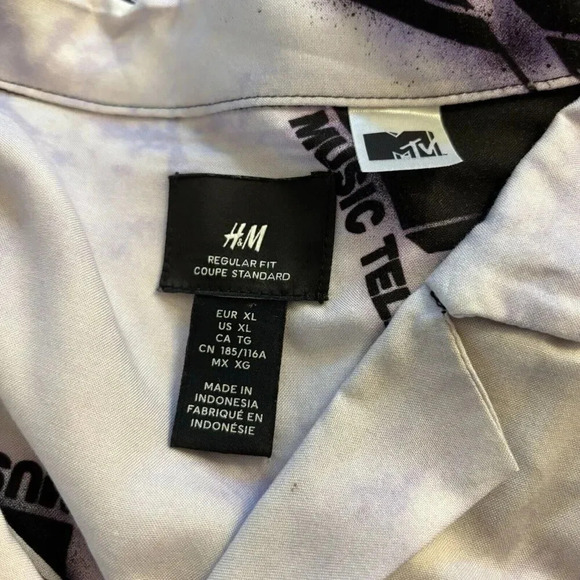 H&M MTV Men’s Shirt Sleeve Button up Size XL. Lavender and Black. Discontinued - Picture 3 of 9